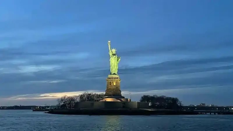NYC Sunset & Harbor Lights Cruise